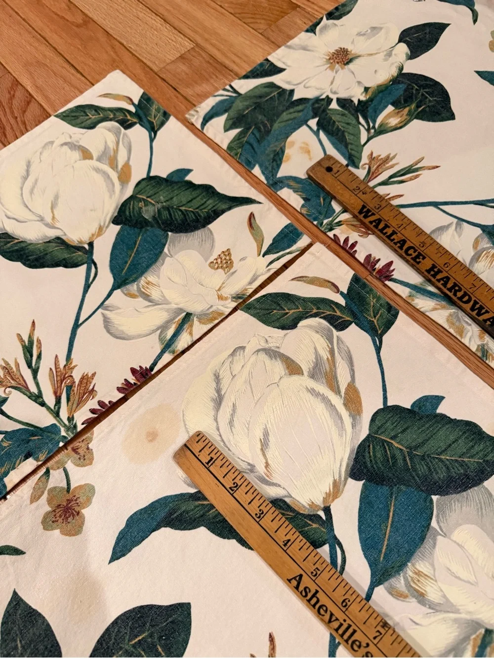 Floral Magnolia Placemat Set 8 with Teal Green Leaves